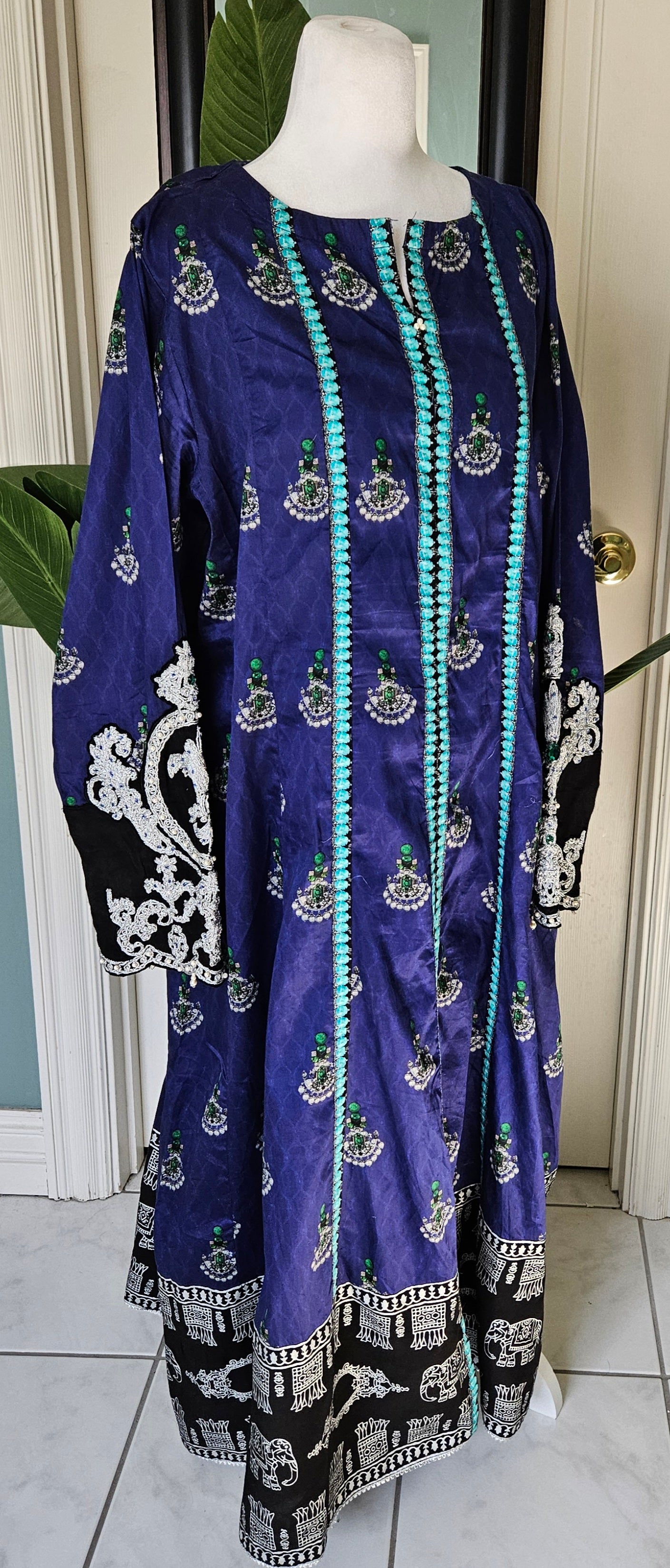 Silk formal - Almirah