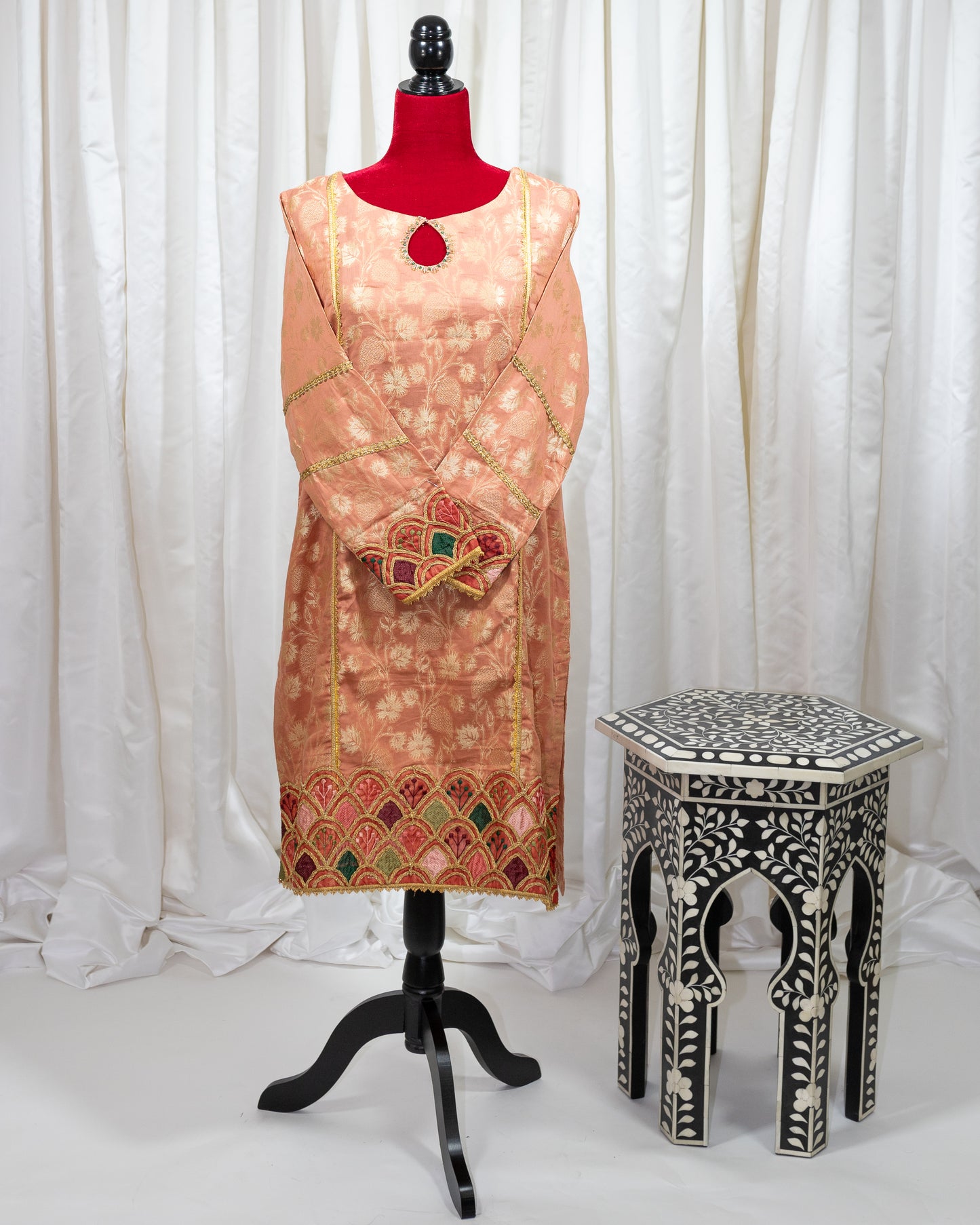 Kurta Peach - Cross Stitch
