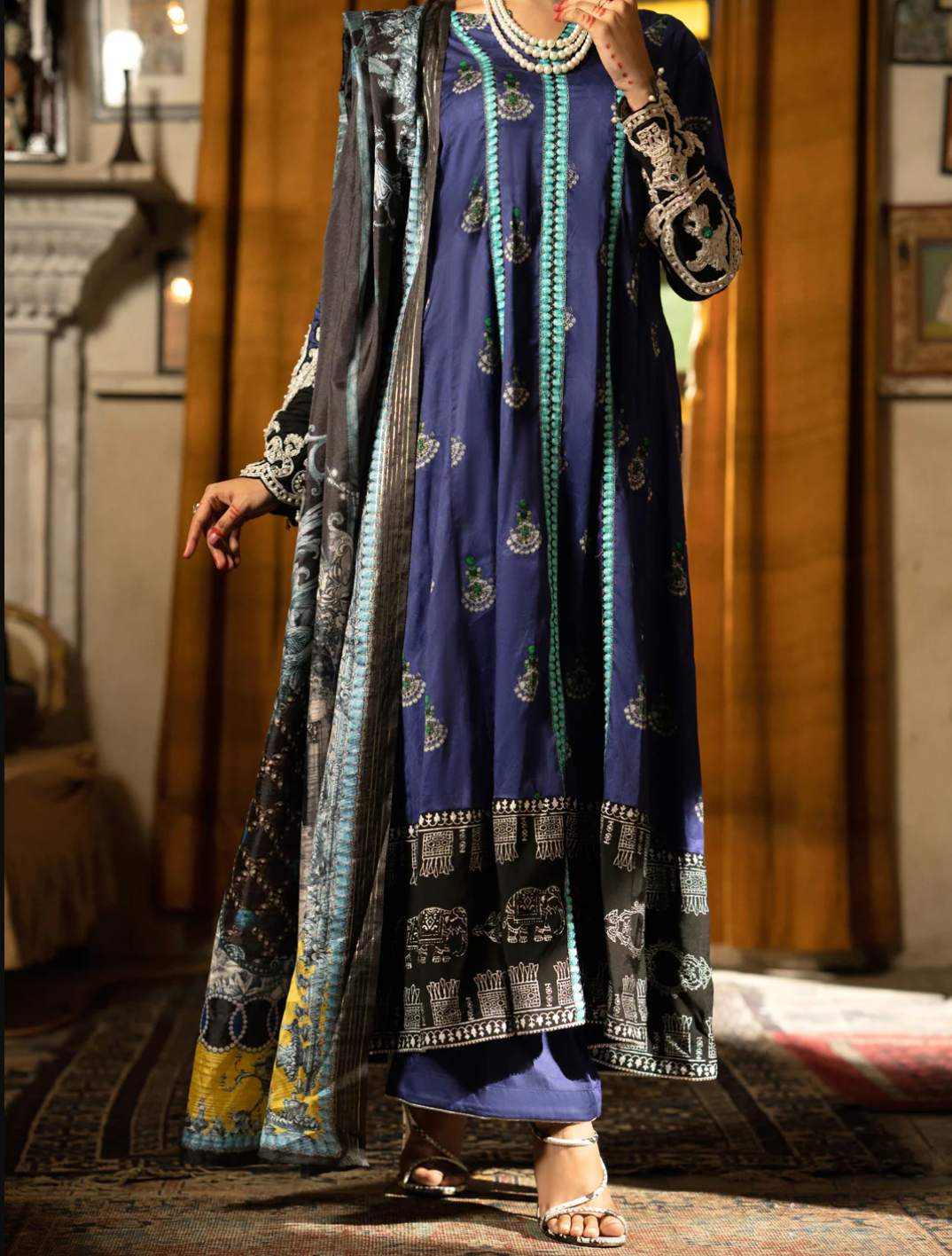 Silk formal - Almirah