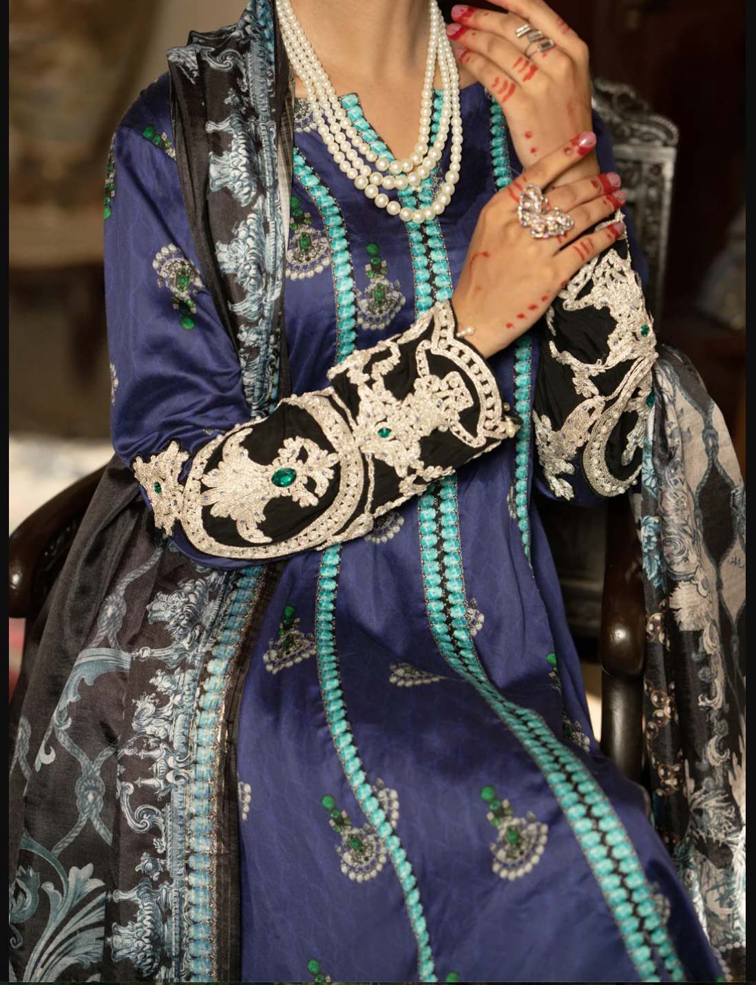 Silk formal - Almirah
