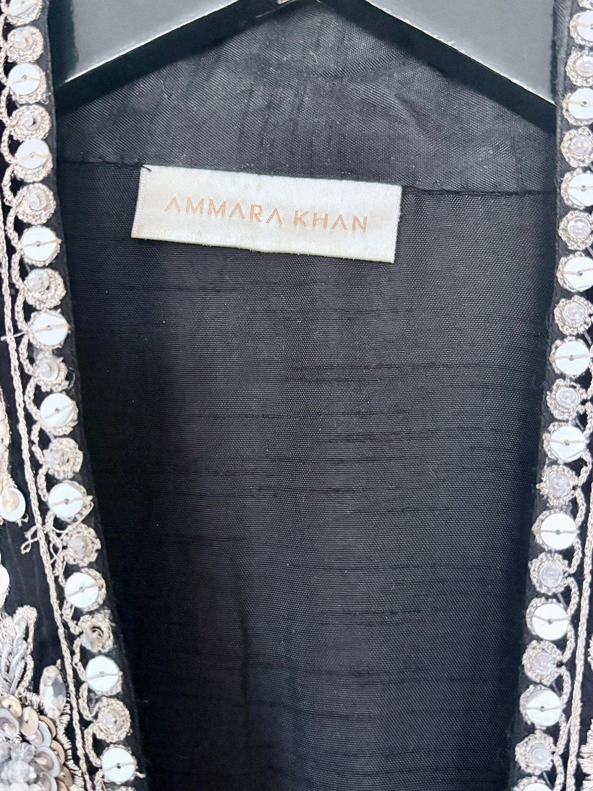 Jewelled Black Beauty (D-04)