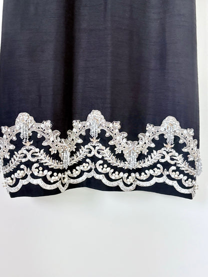 Jewelled Black Beauty (D-04)