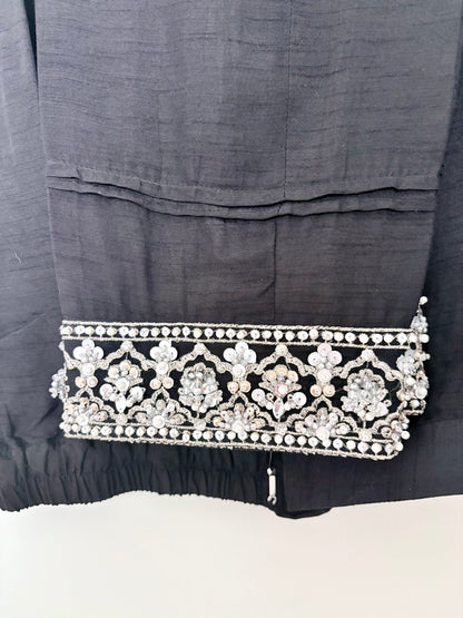 Jewelled Black Beauty (D-04)