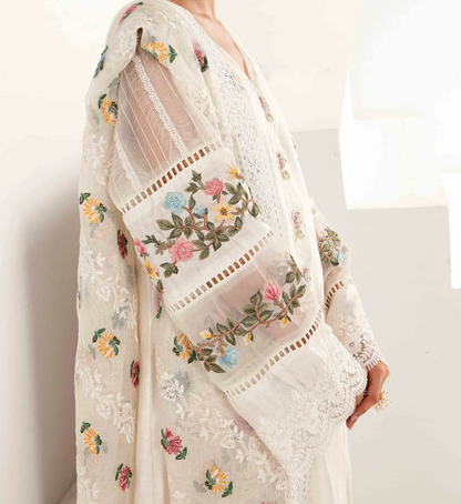 Saira Shakira - White Rose