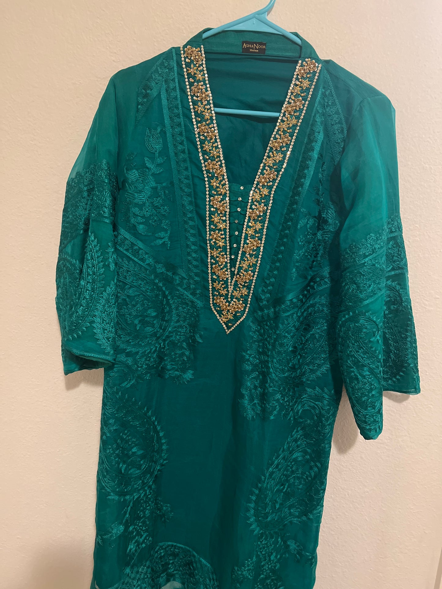 Agha Noor  - Kurta