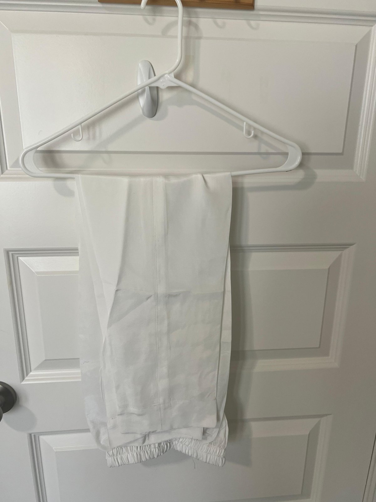 Dikhawa - White Sleeveless